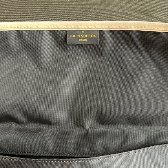 LOUIS VUITTON
Monogram Canvas Garment Carrier Bag. Made in France. - Picture 12 of 16